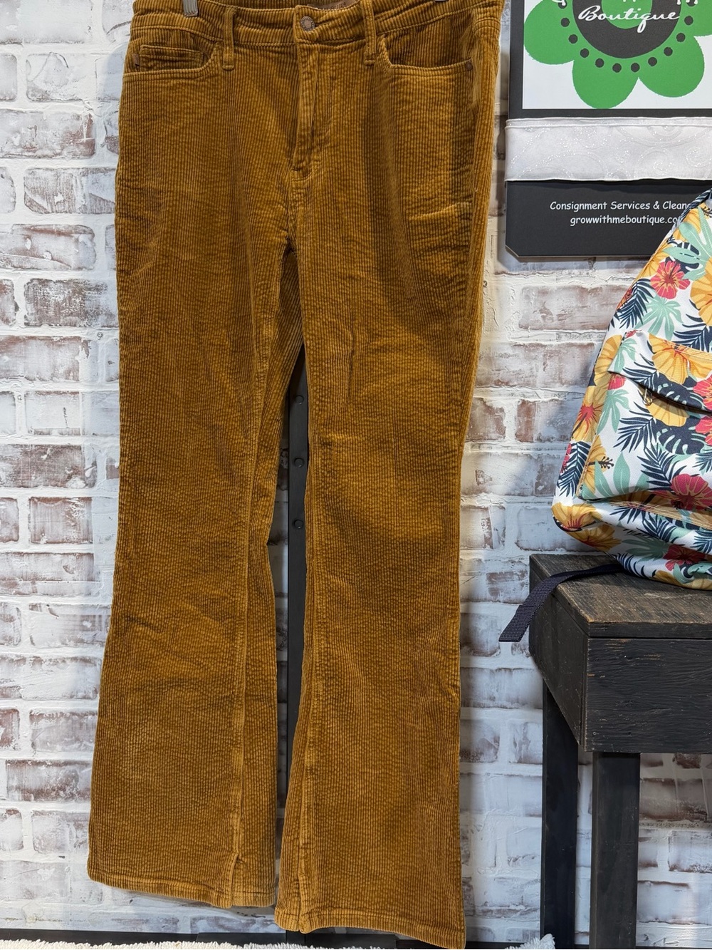 Corduroy bootcut in Mustard Brown - Women's